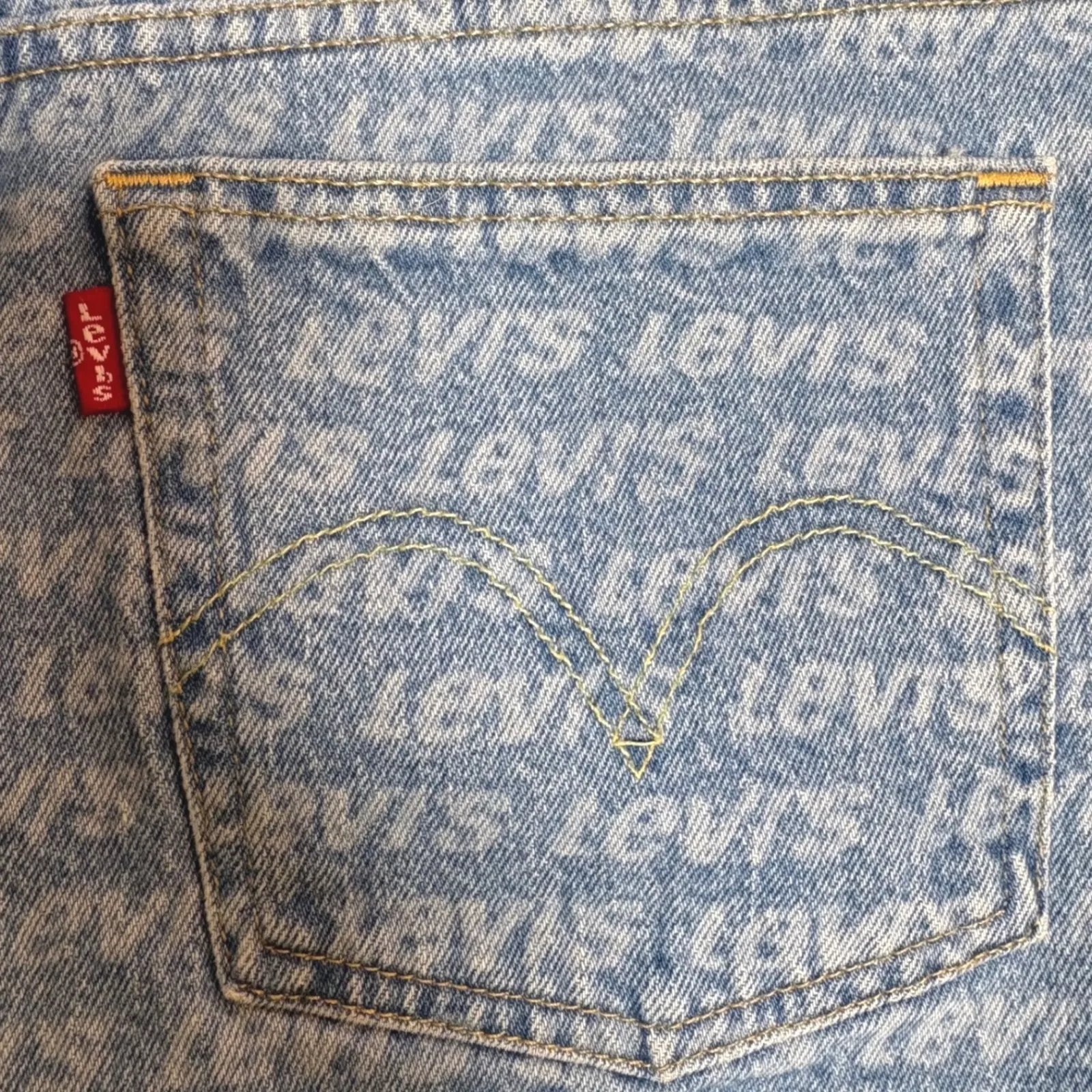 Levi's 501 Denim High Rise Cutoff Shorts All Over Logo Print Frayed Hem Size 29 - Image 8