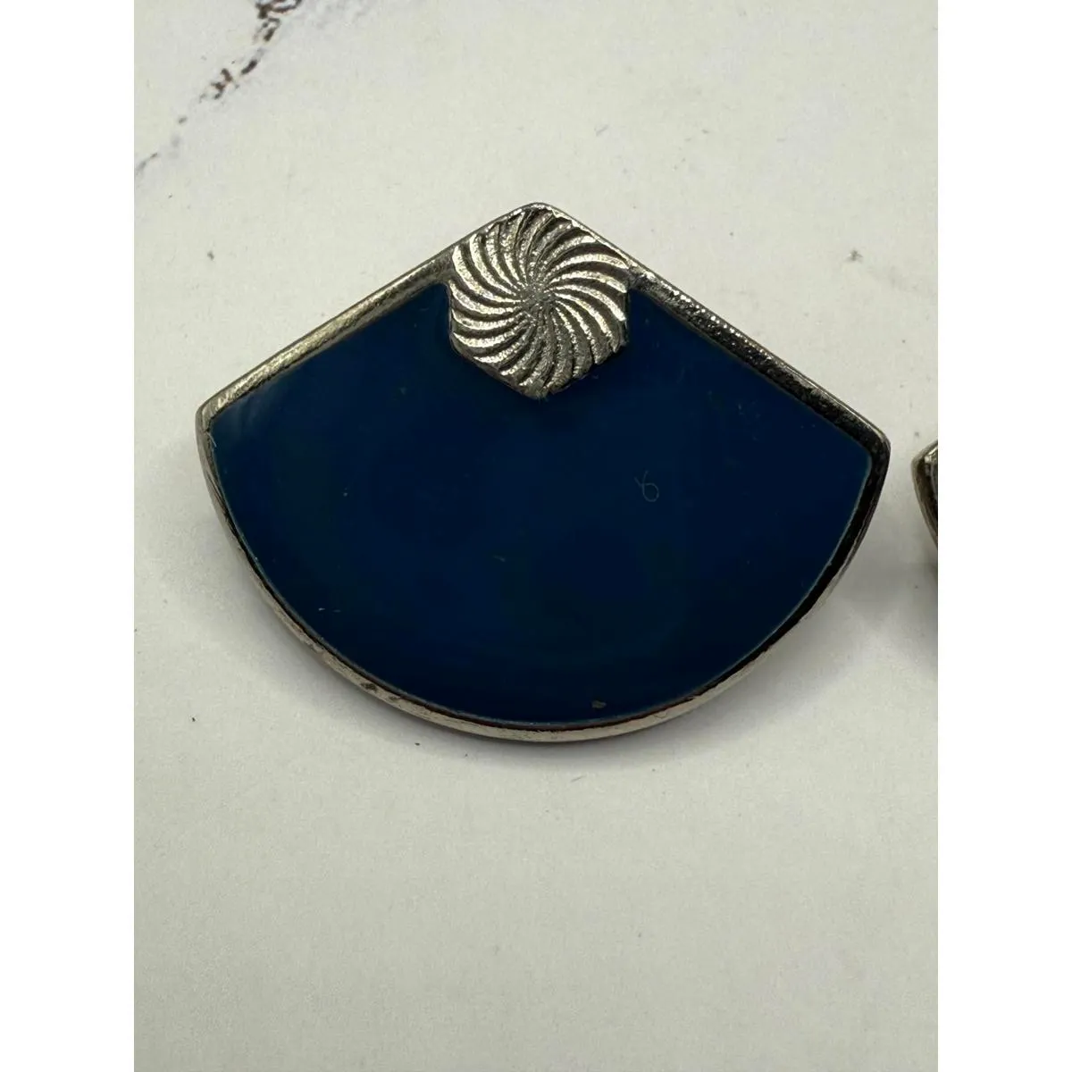 Retro Chic Navy Blue and Silver Fan - Image 2