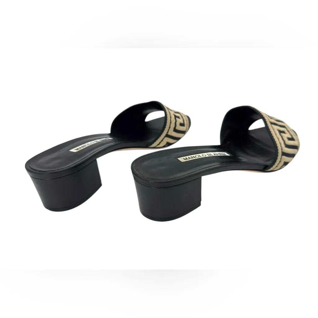 Manolo Blahnik  Zigzag Chiltern Sandals Women’s Size 37 EU 7 US. - Image 7