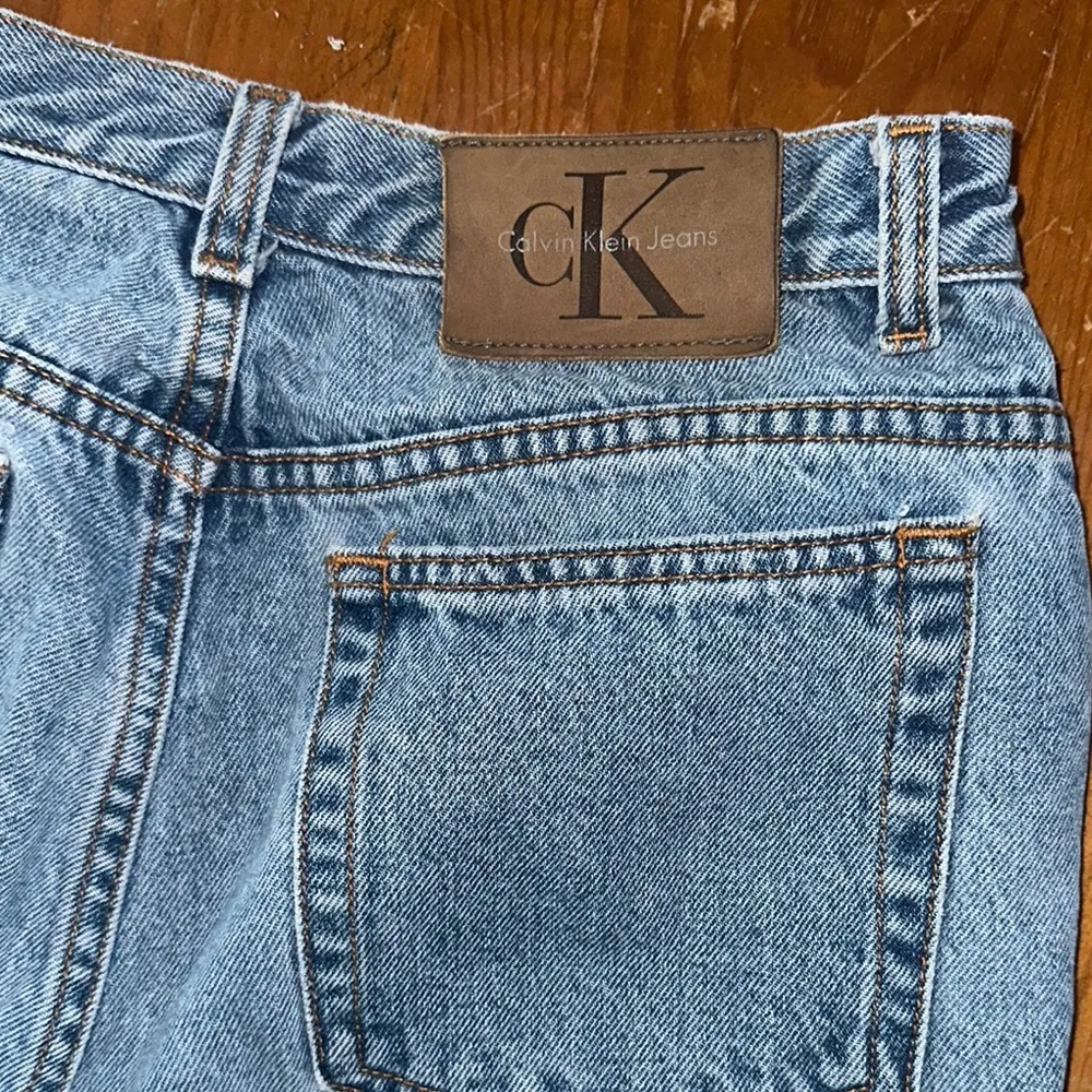 Vintage Calvin Klein women’s Classic light wash Blue Denim Jeans size 12 - Image 5