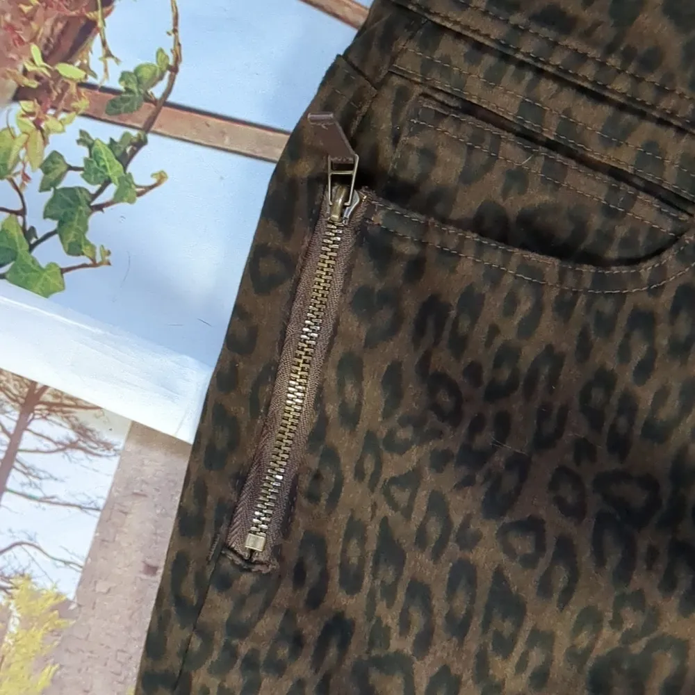 DEMOCRACY brown cheetah print core essential jeans size 12 - Image 2