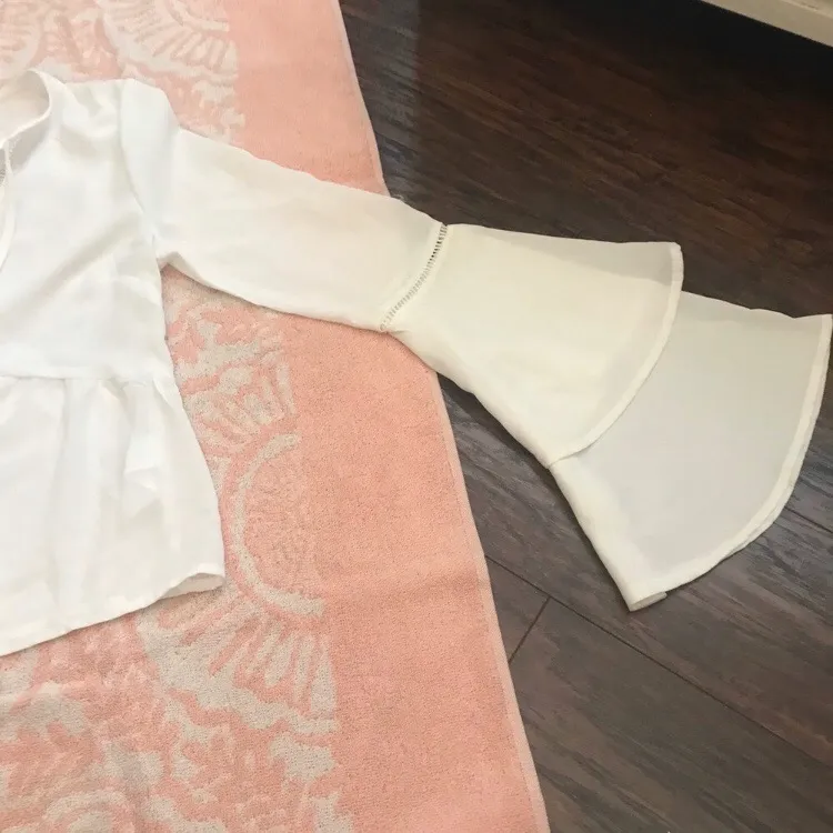 Missguided White Plunge Bell Sleeve Top - Image 3