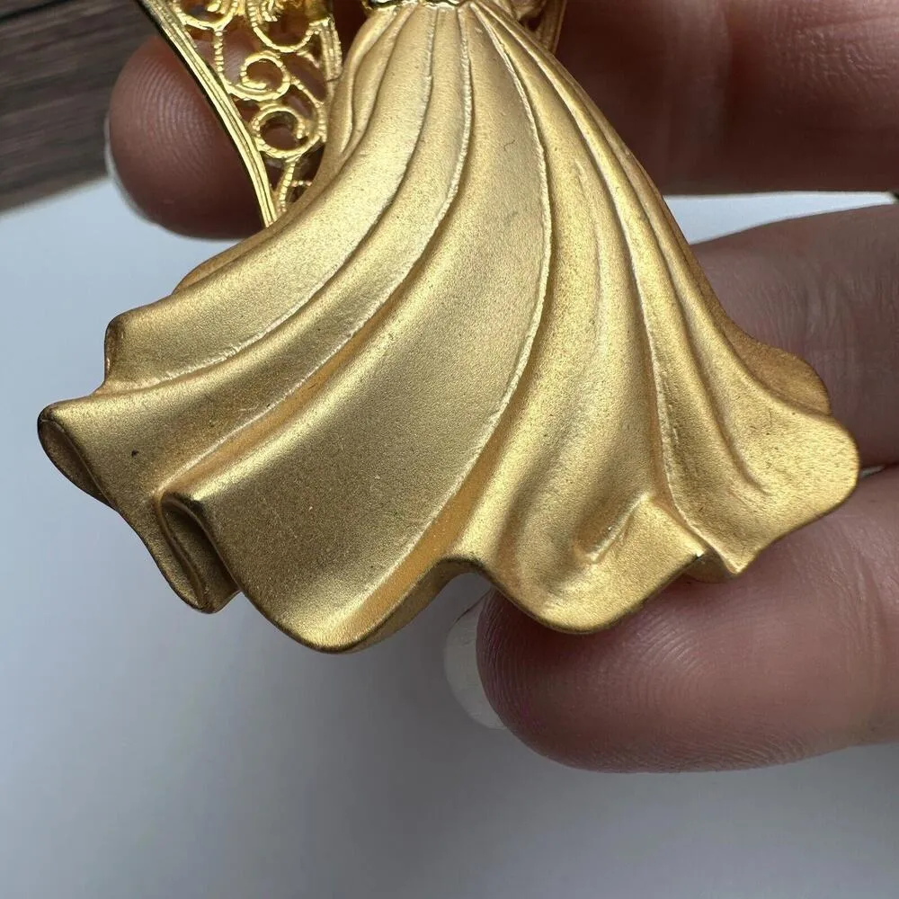 JJ Angel Playing Trumpet Holiday Christmas Brooch Pin Gold Tone Jonette Jewelry - Image 2