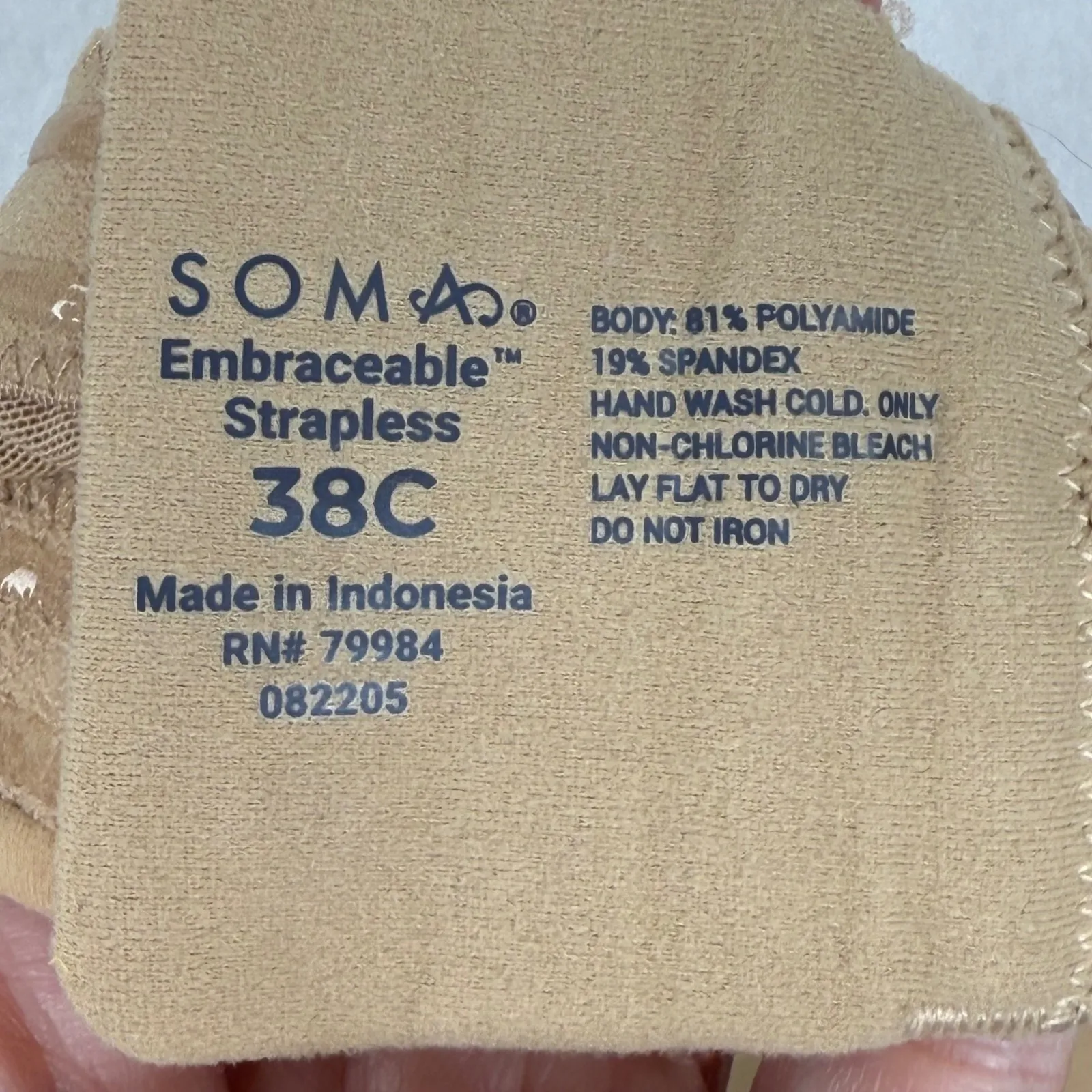Soma Embraceable Strapless Bra 38C Beige Seamless Underwire Convertible no strap - Image 3