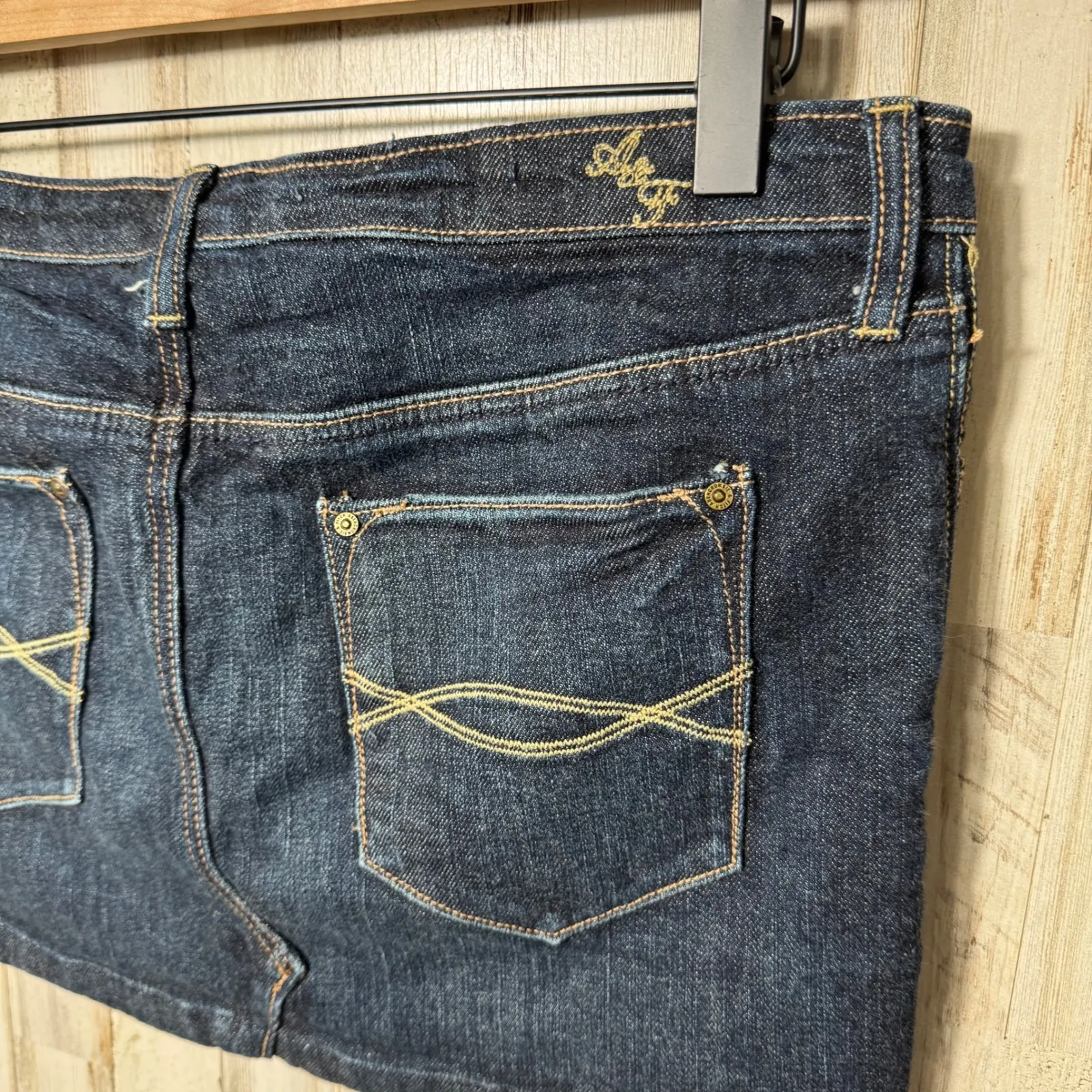 Abercrombie & Fitch Denim Dark Wash Mini Micro Skirt Womens Size 6 - Image 3