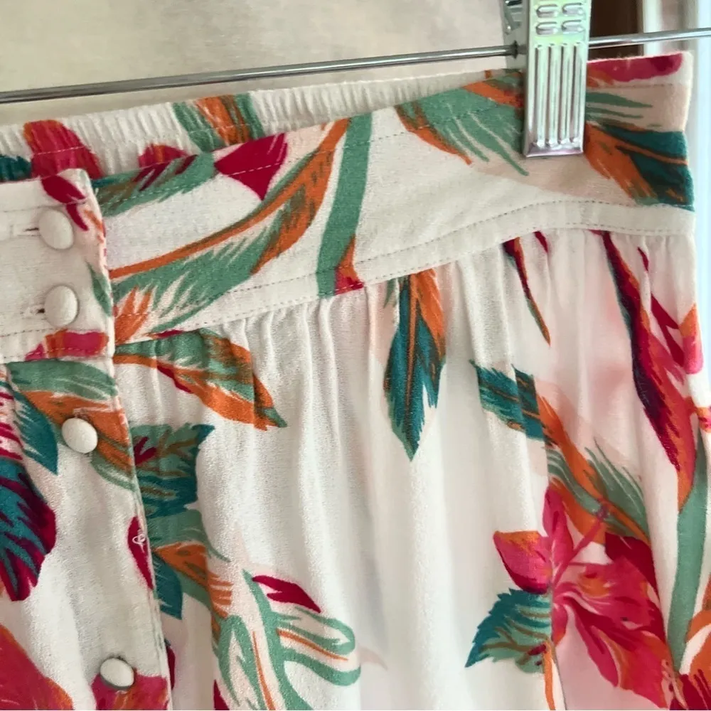 Roxy Shallow End Mini Skirt White Red Floral XS - Image 6