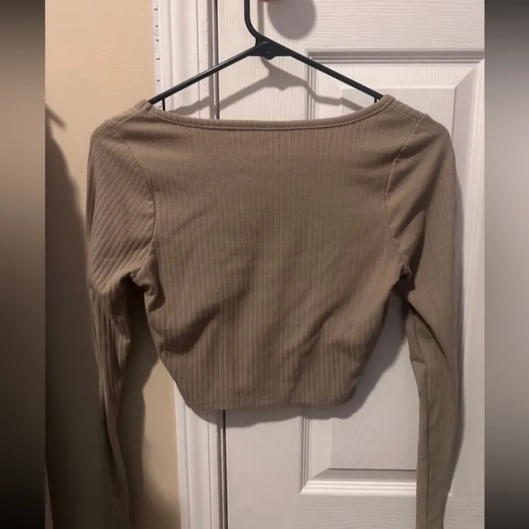 Pacsun Corset Style Long Sleeve Crop Top - Image 2