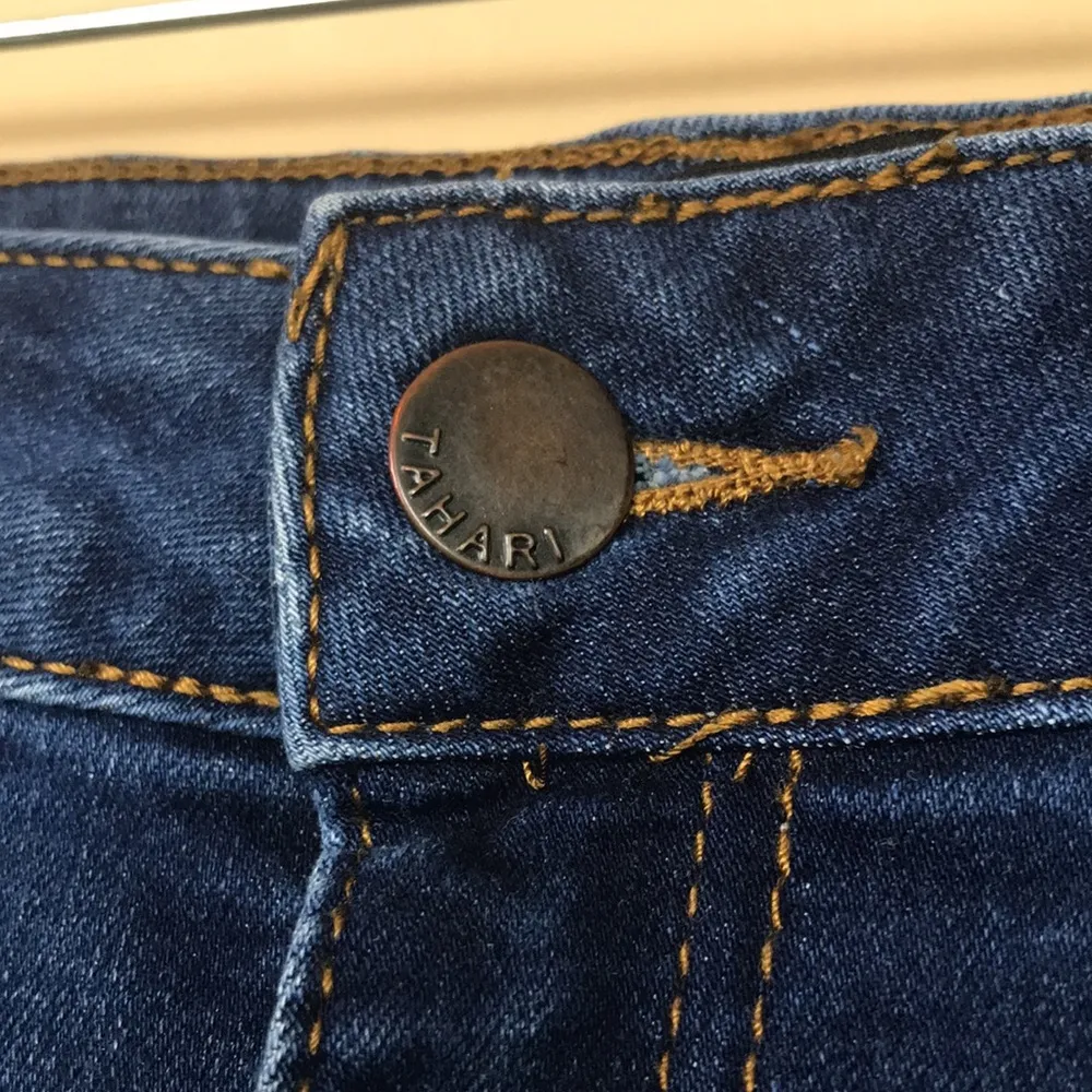 Tahari Women’s Kelly Classic Skinny Medium Wash Denim Jeans - Image 6