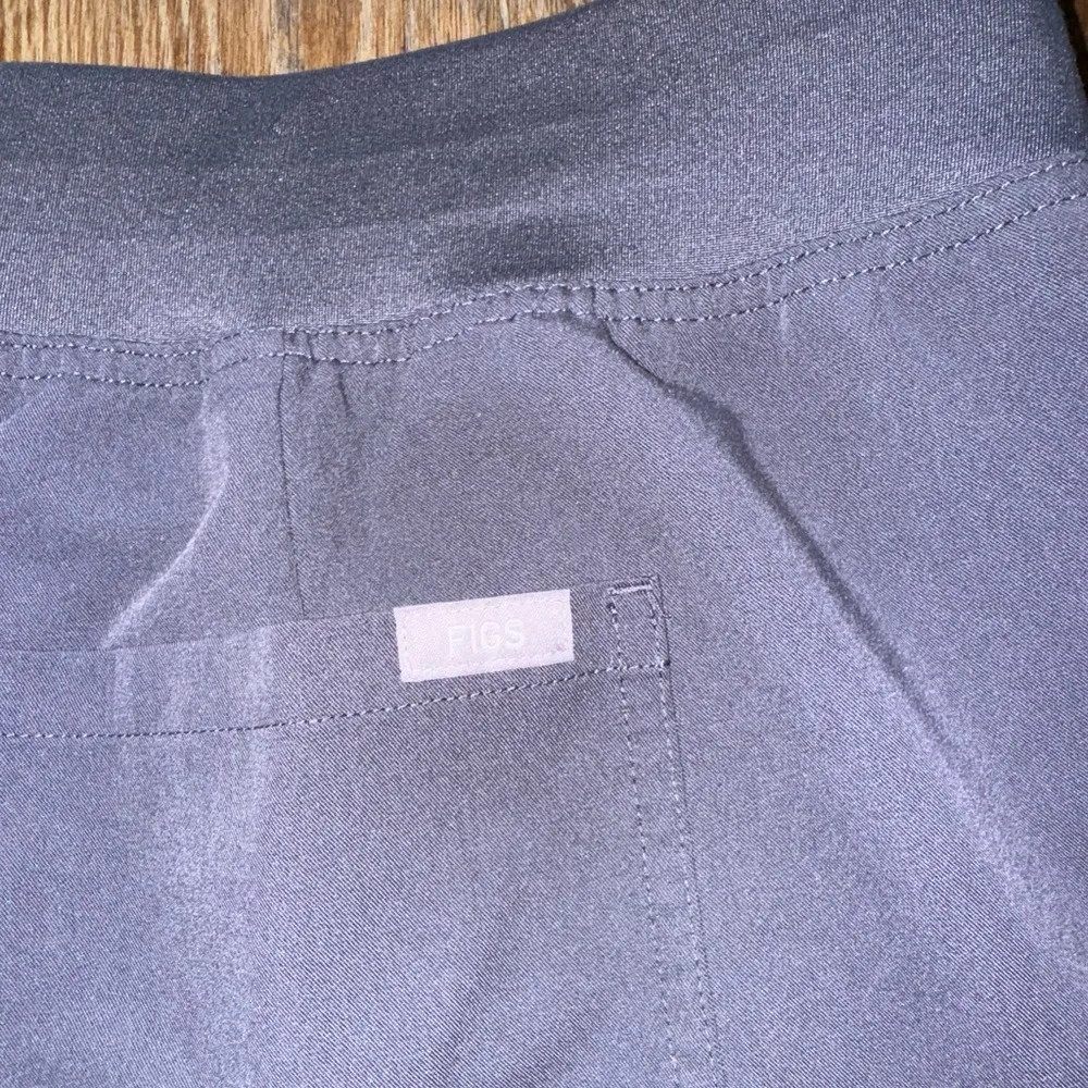 FIGS  Charcoal / Dark Gray Scrub Pants - Image 11