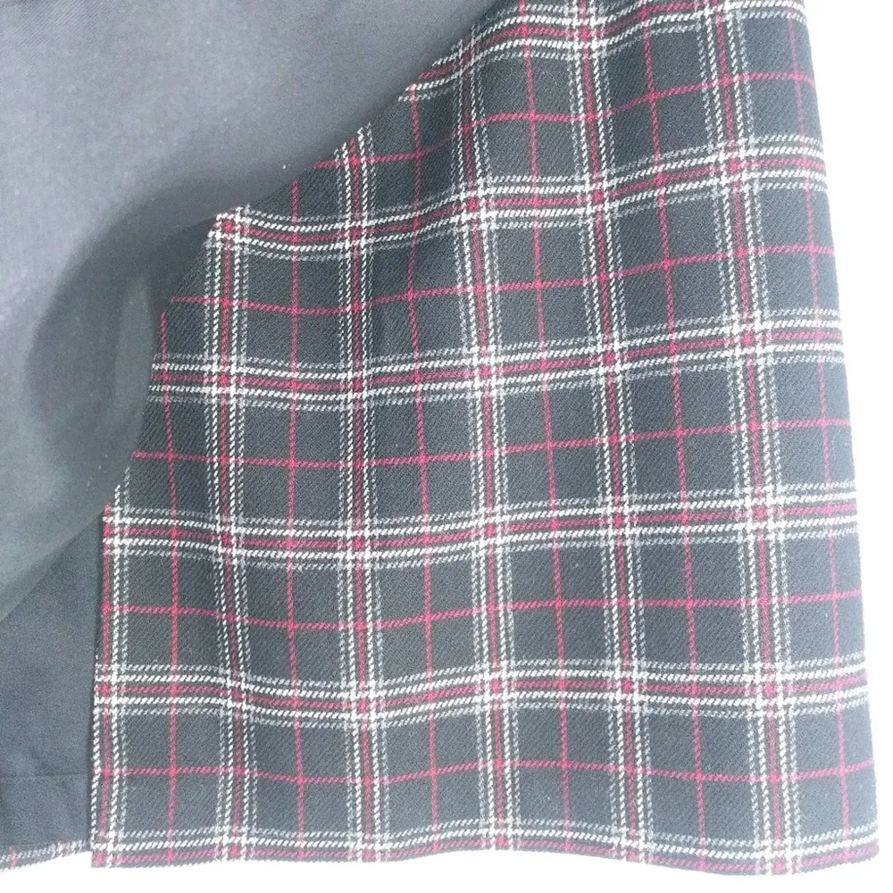 VTG Wool Chelsea Campbell Black Red Plaid Wrap Skirt 10 - Image 4