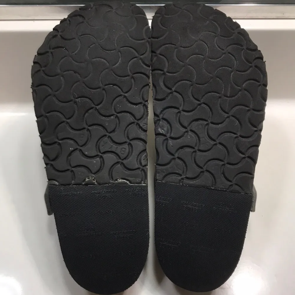 Birkenstock Women’s Gizeh Silver Birko-Flor Thong Sandals - Image 7