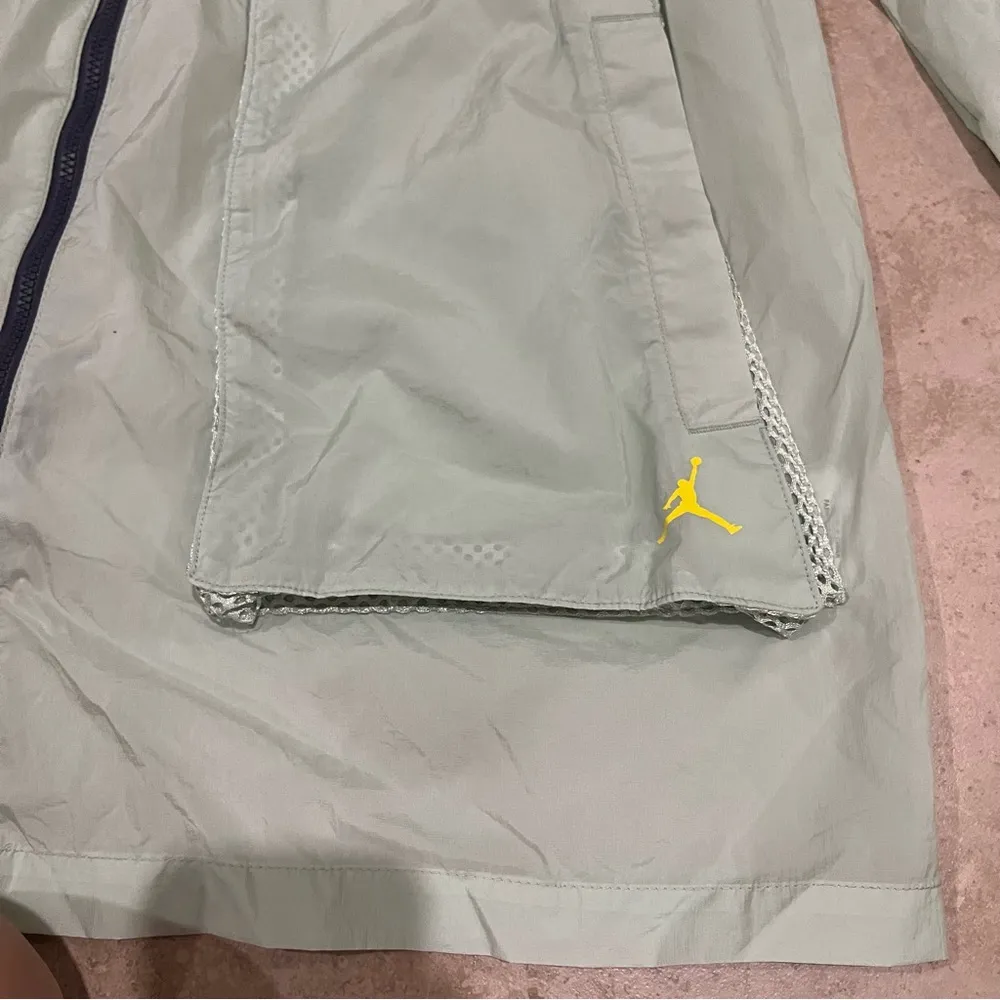 NWT Nike Jordan Utility Womens Off Shoulder Jacket Small - Image 4