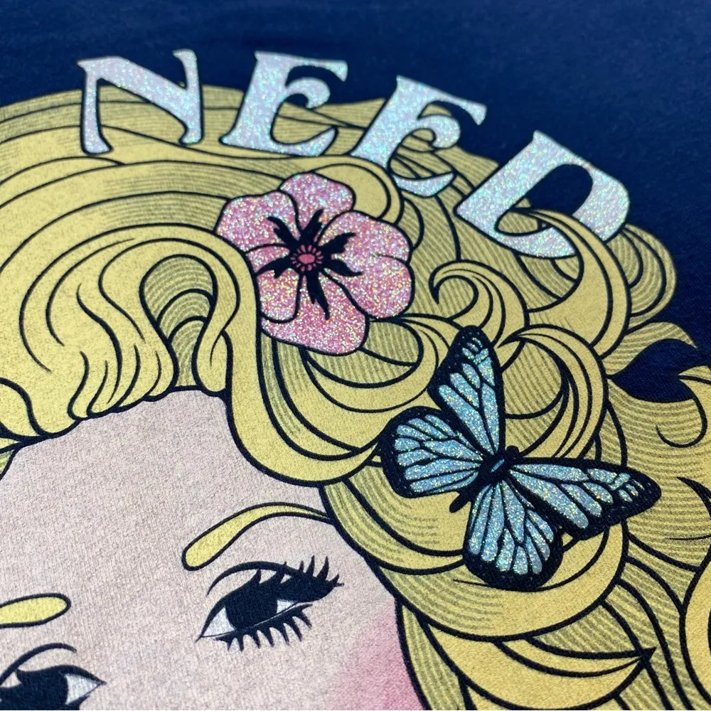 Y’all Need Dolly Graphic Sparkly T-shirt - Image 4