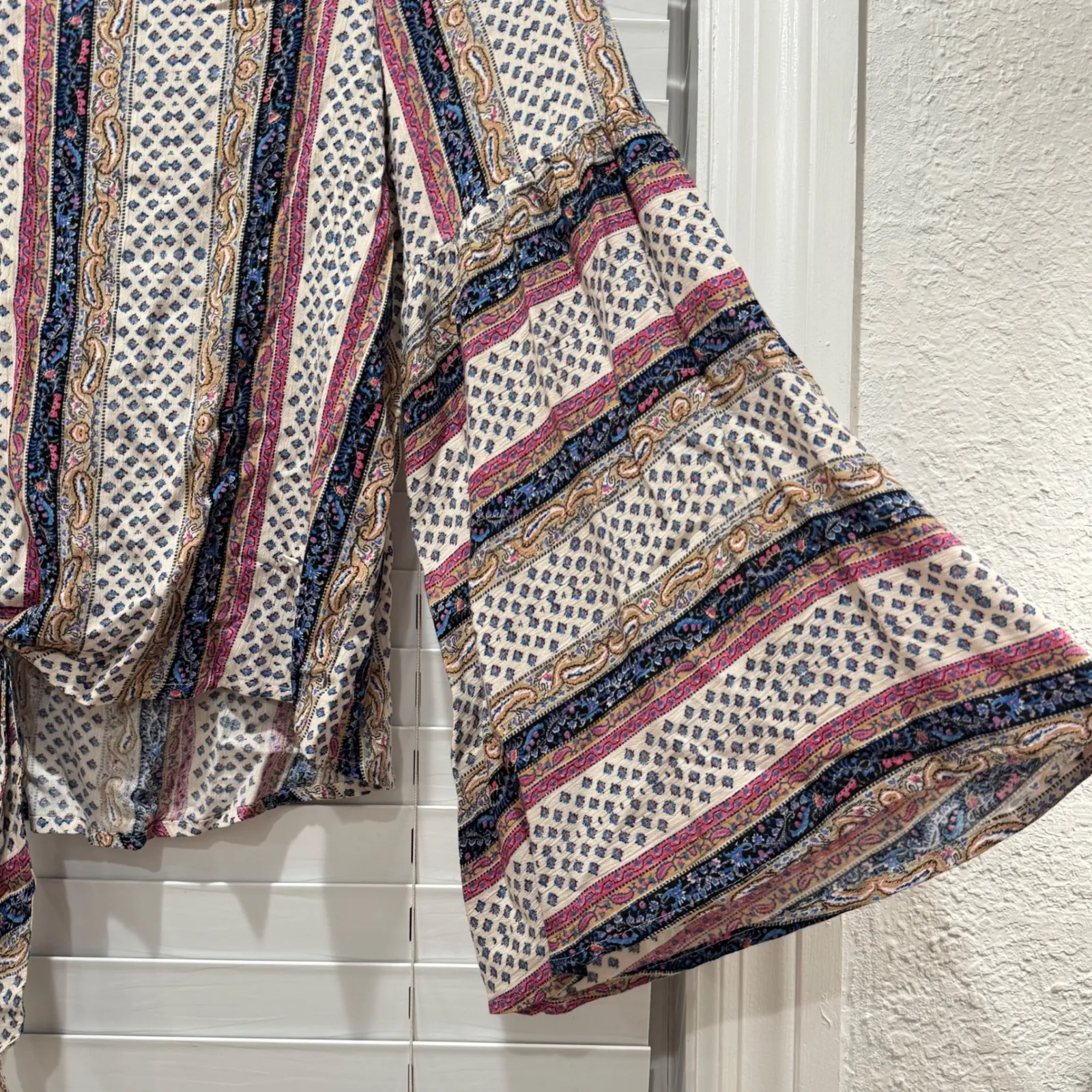 Fabrik Women's Large Tie Front Top Blouse Bell Sleeve Fall floral Bohemian Print - Image 3