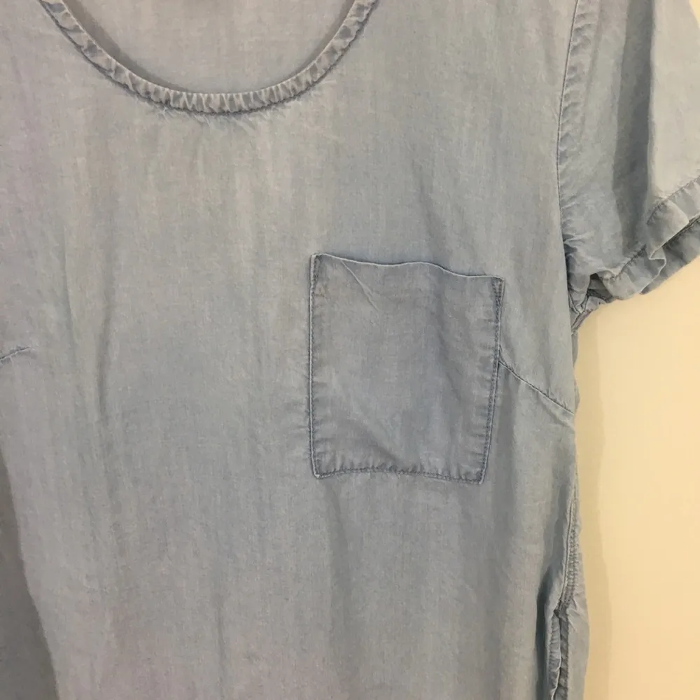 Anthropologie Cloth & Stone Chambray Pocket Tee - Image 5