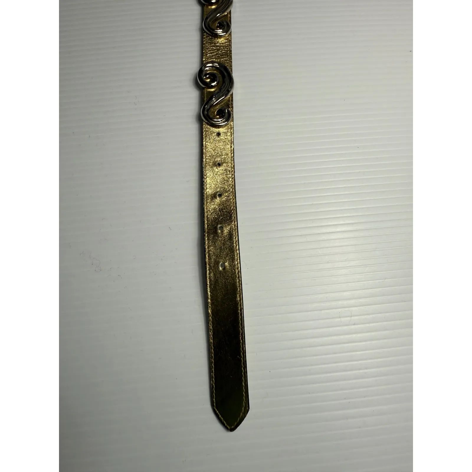 The Avignon Genuine Leather Gold Tone‎ Belt with Ornate Buckle Women's Small - Image 5