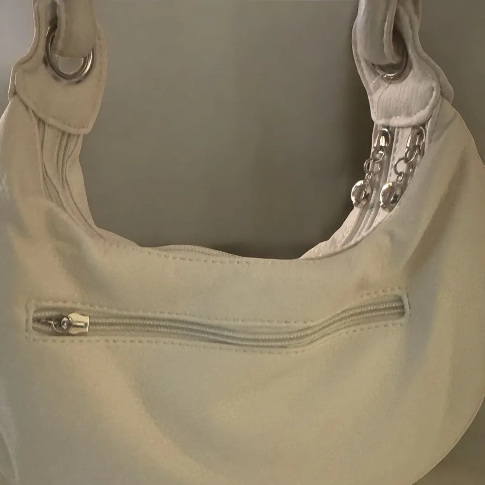 Chic White Crescent Shoulder Bag with Metal Hardware - Image 2