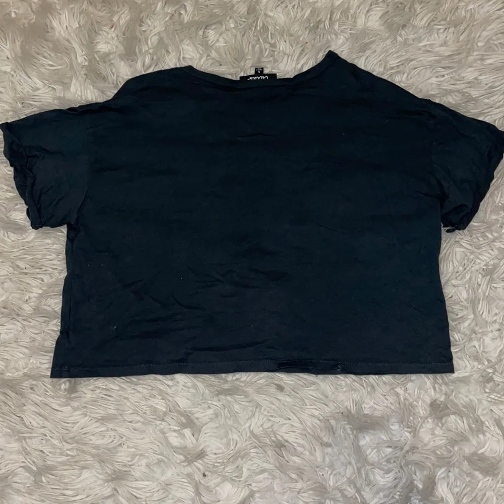 Dark grey cropped t shirt - Image 2
