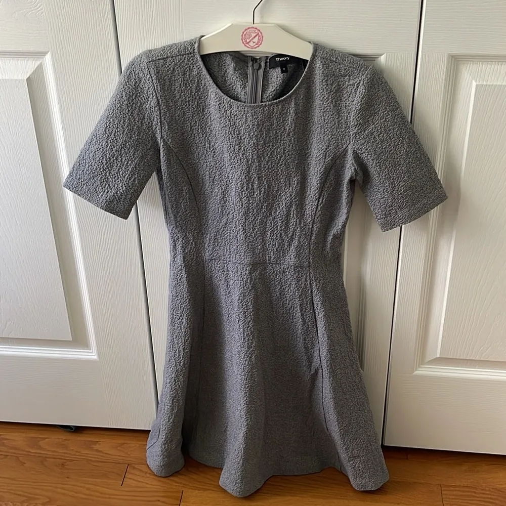 Theory Albita RS Fit and Flare Short Sleeve Gray Dress - Image 2