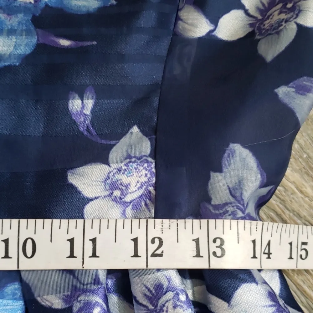 Danny & Nicole dress size 6p - Image 4