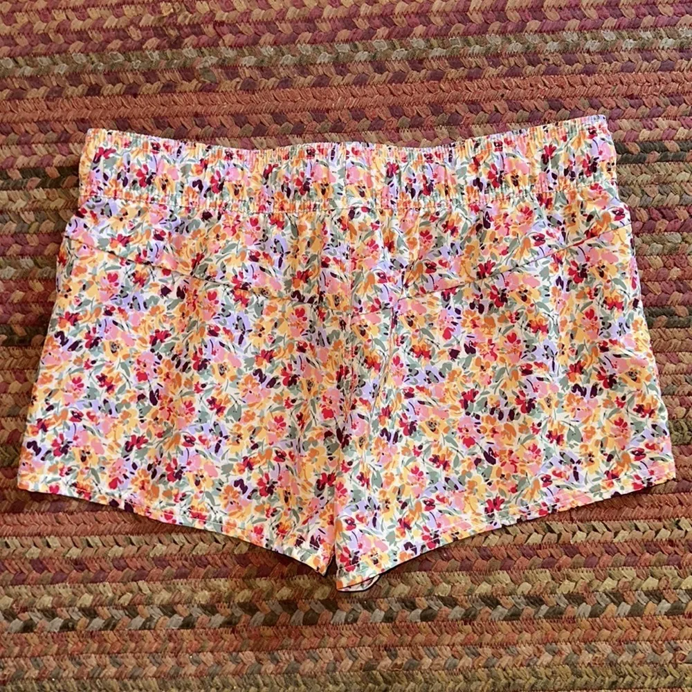 ROXY FLORAL PULL ON SHORTS - Image 3