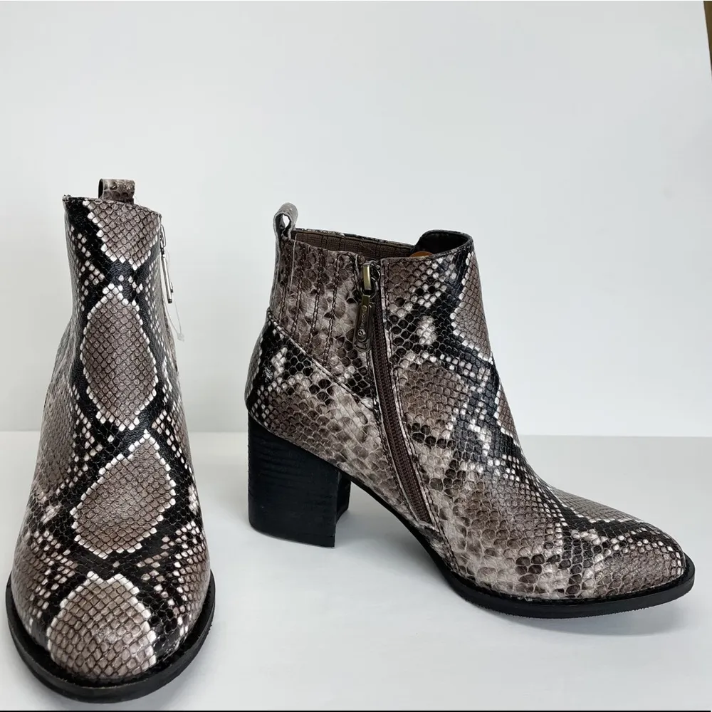 NEW Blondo Elvina Waterproof Snakeskin Print Boots - Image 5