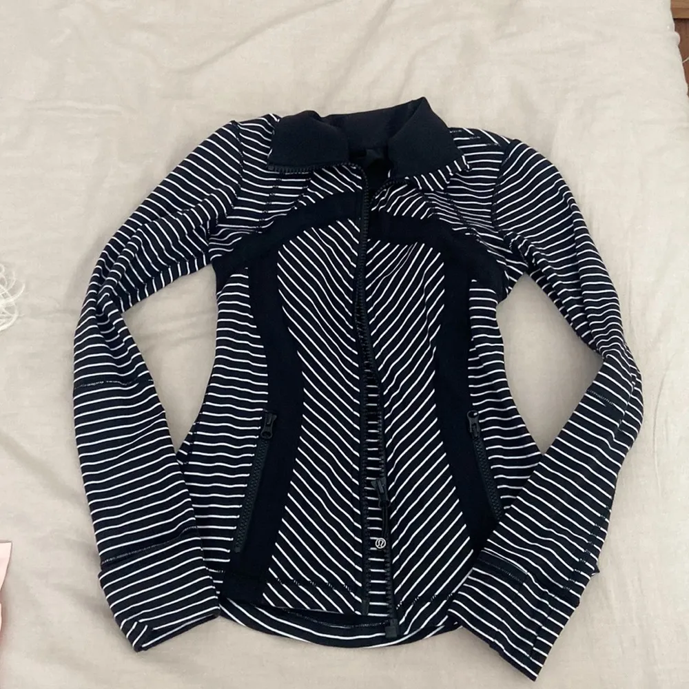 Define Jacket! Size 4 - Image 6