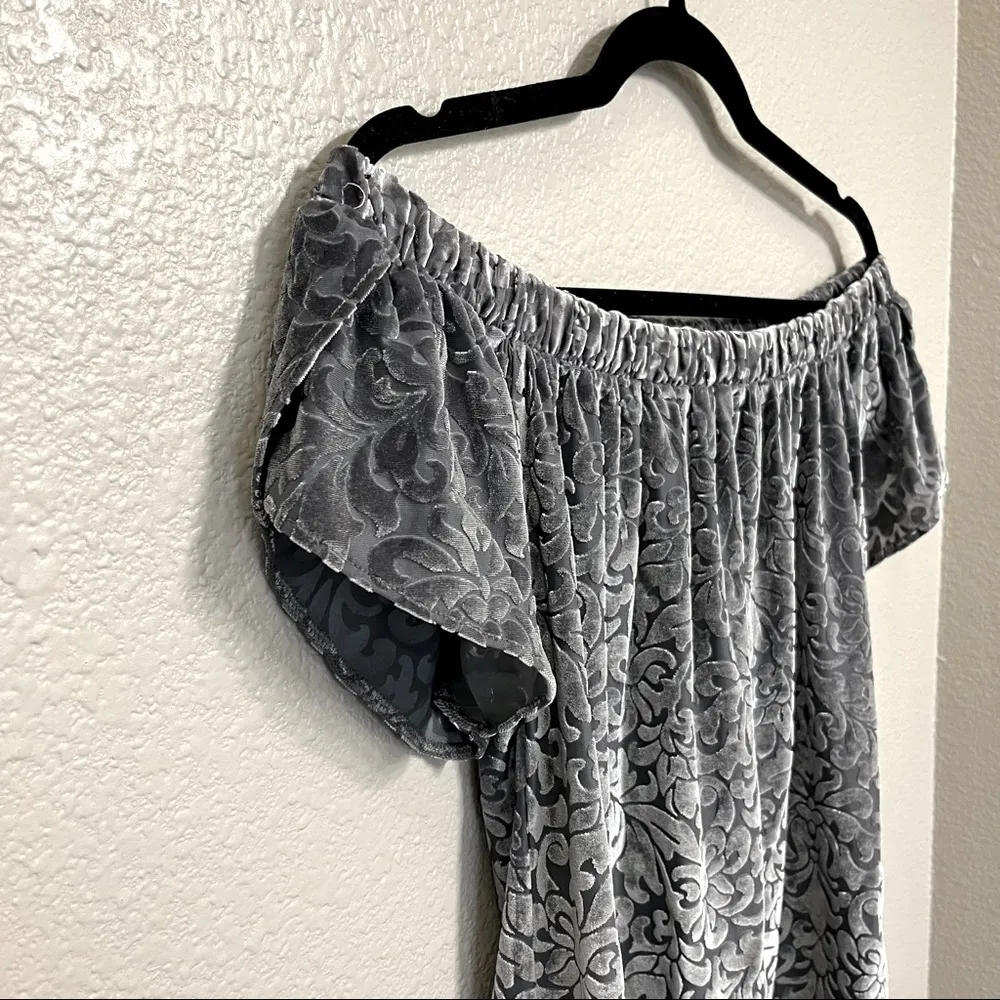 Hollister Off-the-Shoulder Velvet Top - Image 2