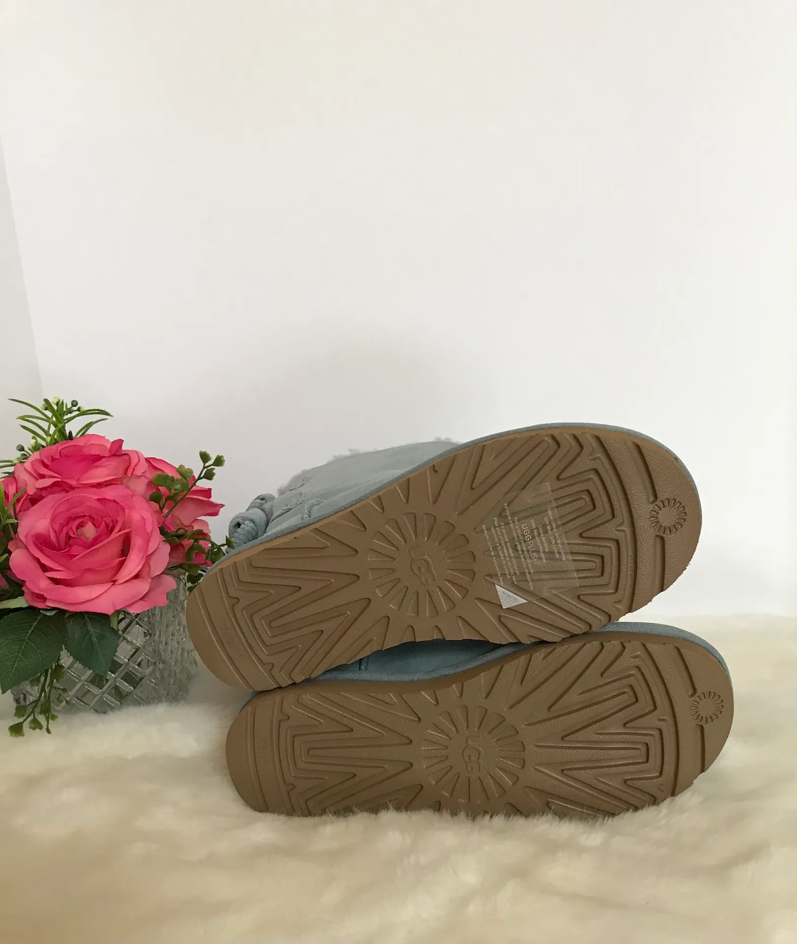 UGG Bailey Corduroy Bow - Image 9