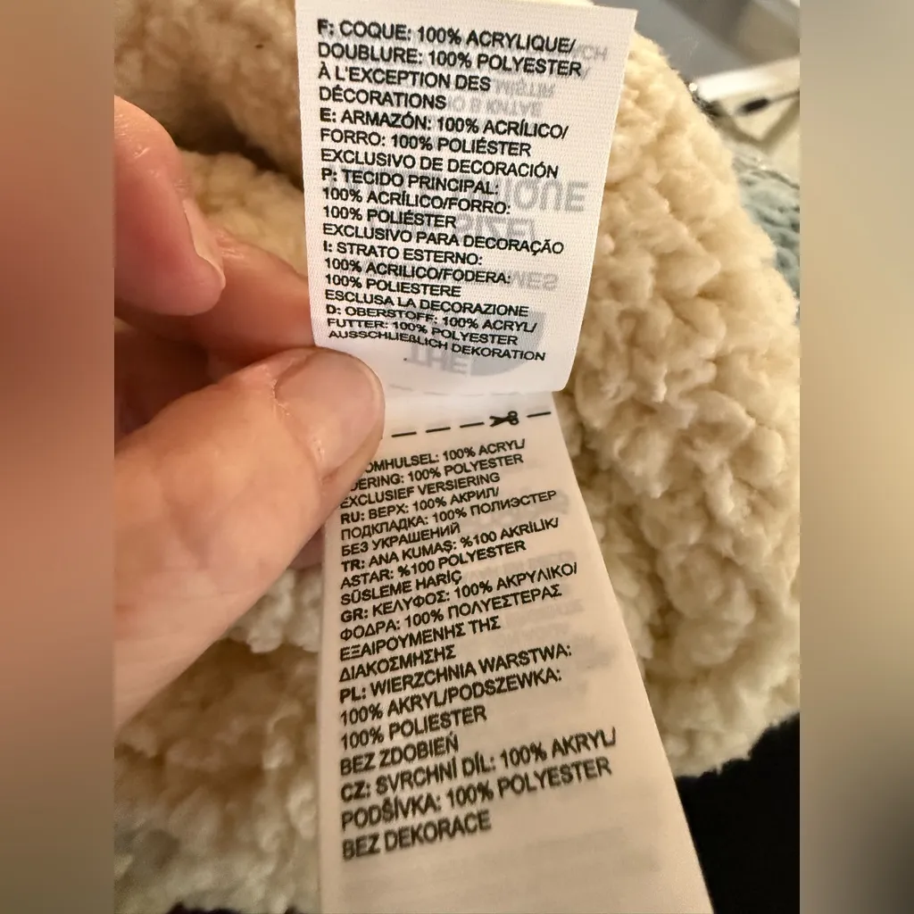 The North Face Women’s Fuzzy Earflap Beanie Hat Cloud Blue One Size NWT Sold Out - Image 8