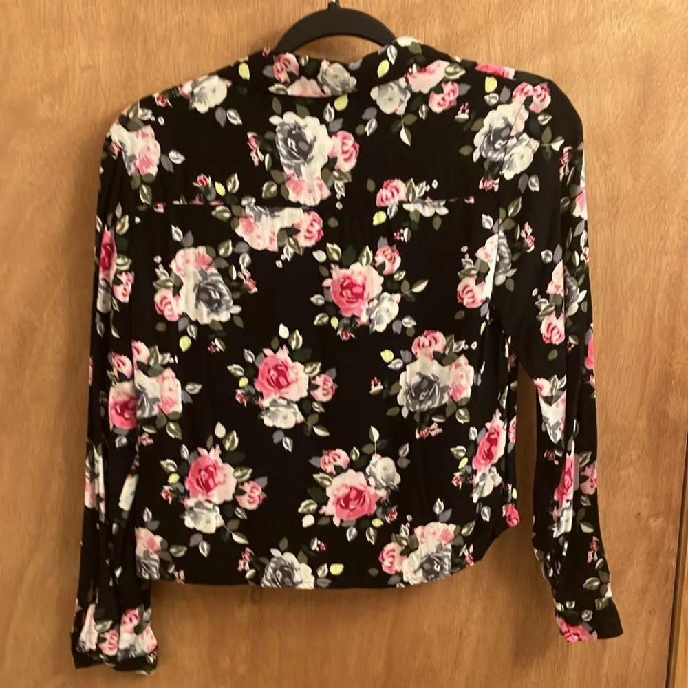 H&M cropped floral print blouse size size petite (European/junior size) - Image 6