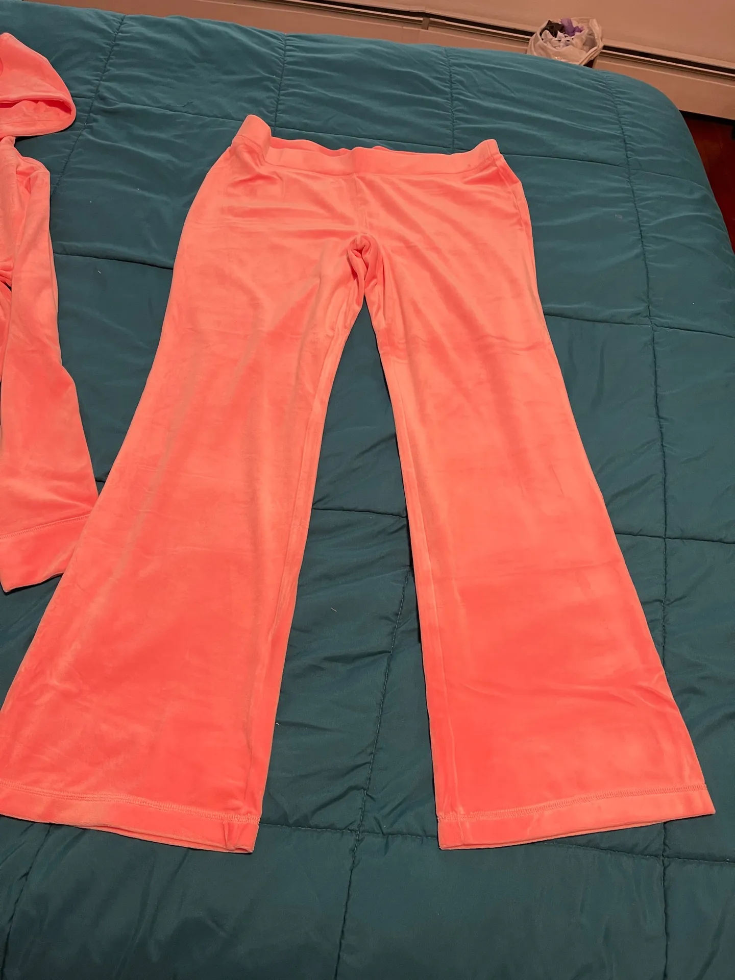 NWT juicy couture classic velour track suit L - Image 5