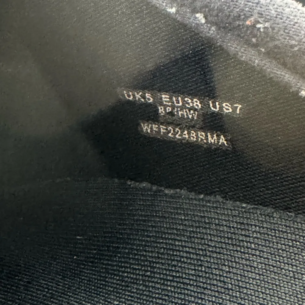 HUNTER Original Play Logo Women's Waterproof Rainbow Clogs Size 7 - Image 9