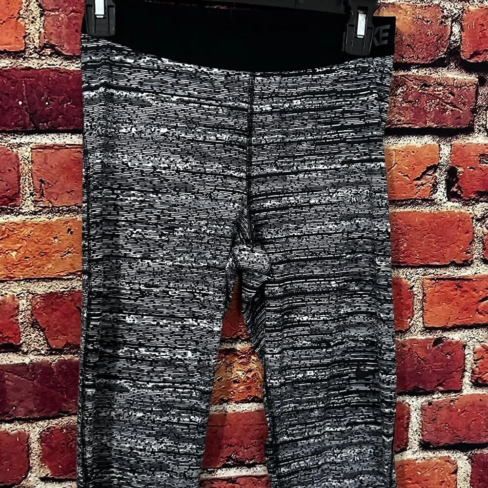 Nike pro leggings - Image 2
