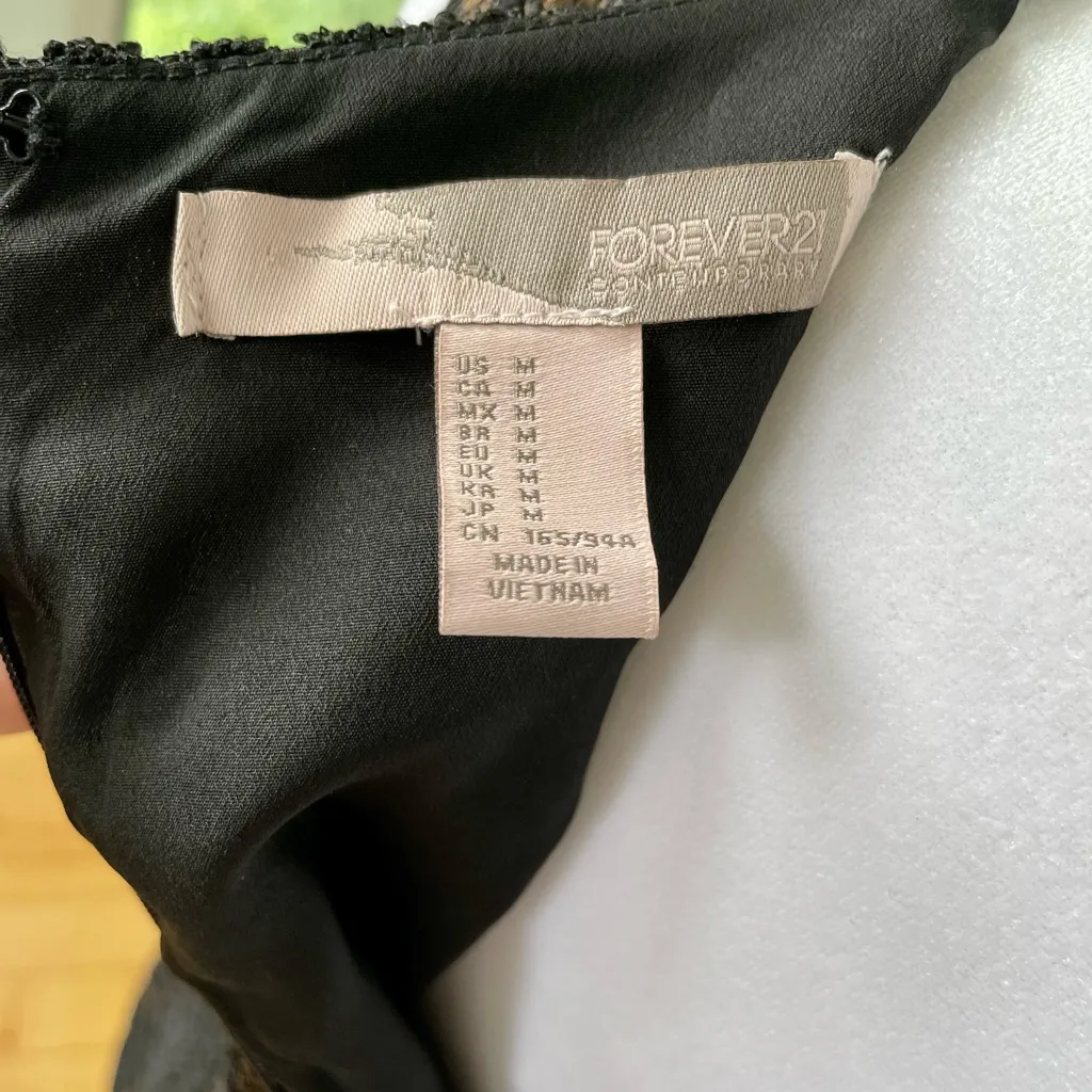 Vintage Y2K F21 Black Lace Gold Metallic Structured Party Dress Medium - Image 5