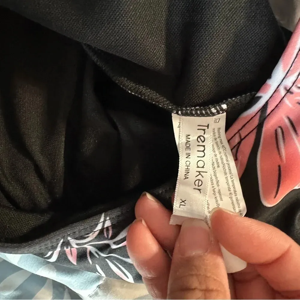 Tremaker women's size XL black floral one piece bathing suit - Image 3