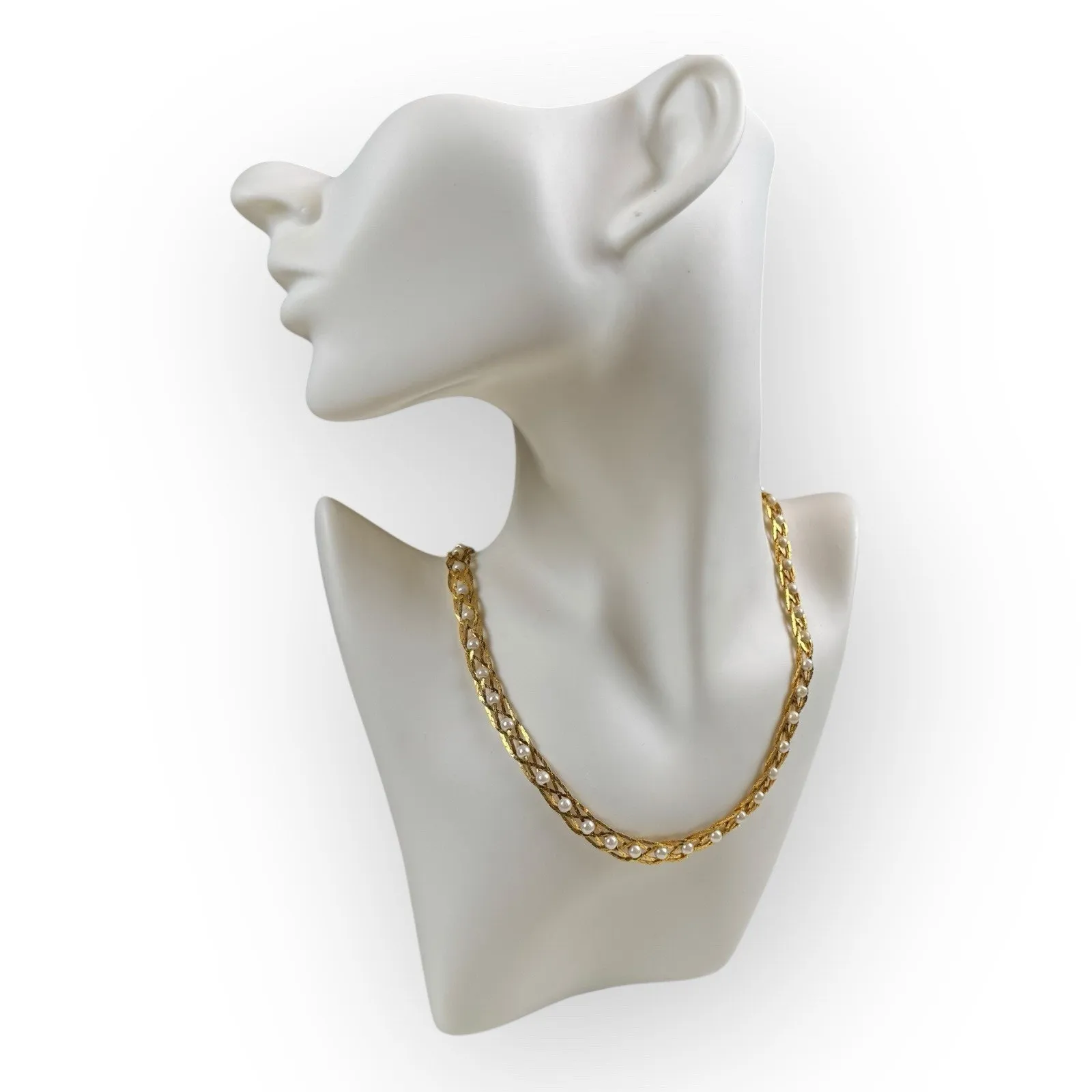 Vintage 70s Avon Gold Tone Faux Pearl Necklace 19” - Image 3