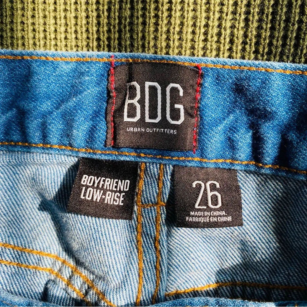 BDG by Urban Outfitters Boyfriend Low-Rise Denim Shorts Blue Sz 26 - Image 6