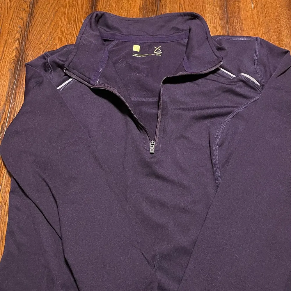 Ladies Xersion sz M athletic long sleeve top - Image 4