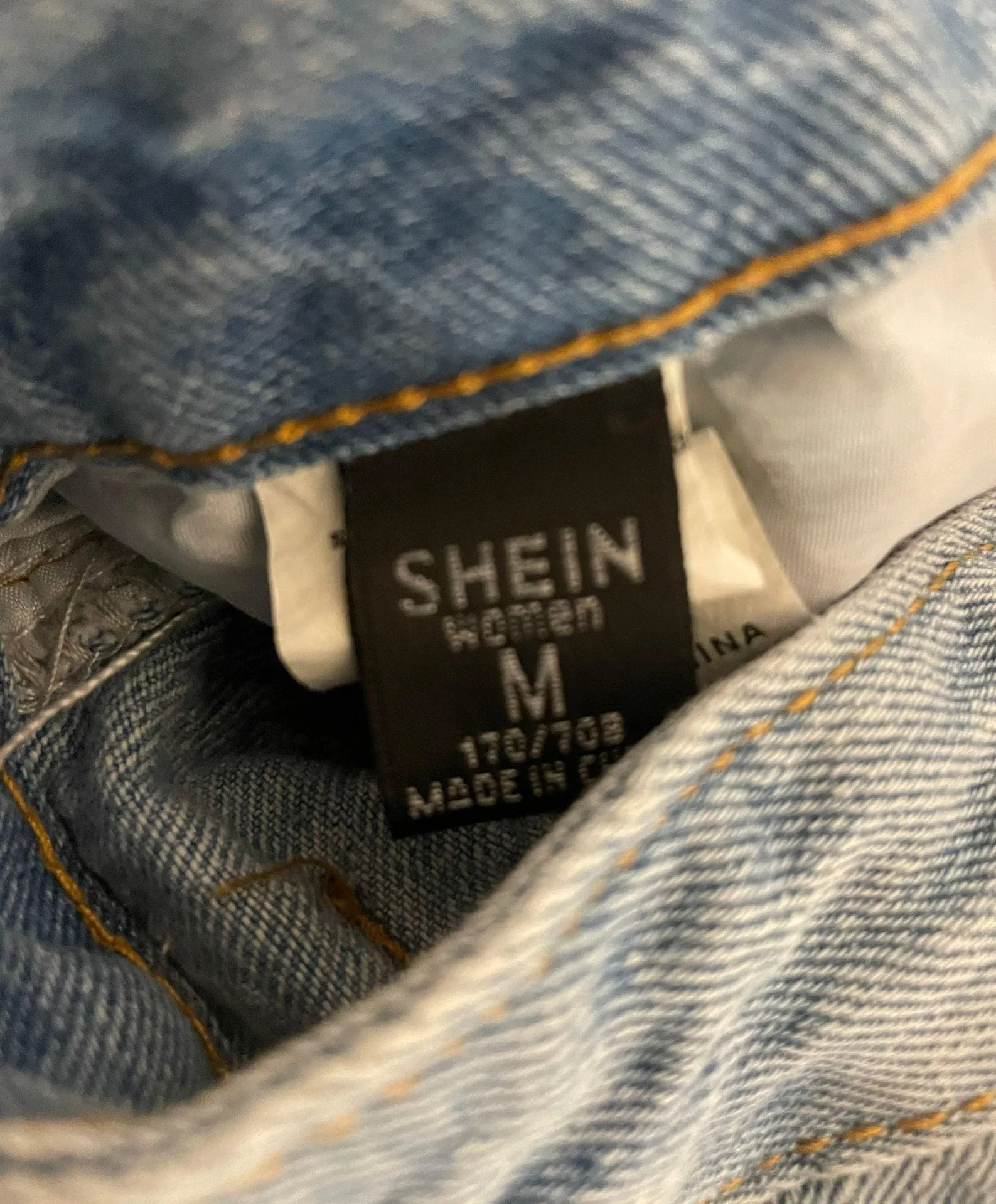 Ripped Jeans - Image 3