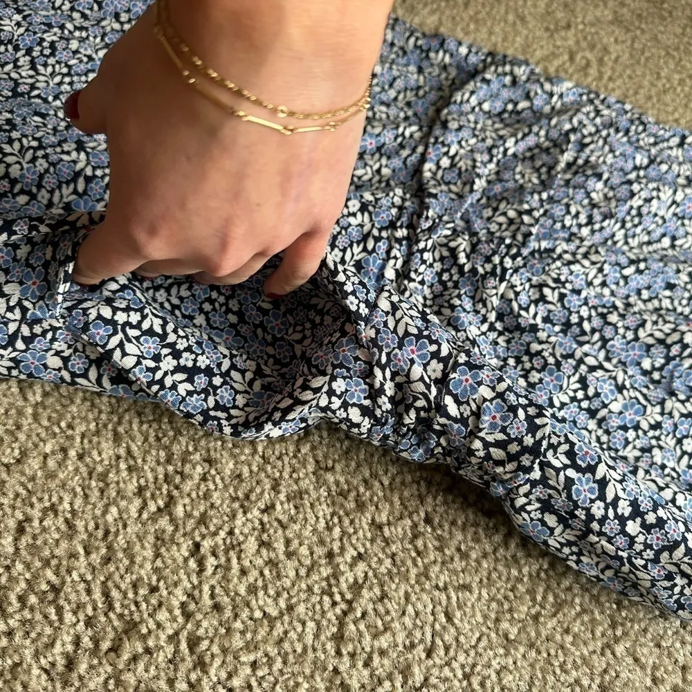 Francesca's Mi Ami Floral Jumpsuit Romper Blue Pattern M NWT - Image 4