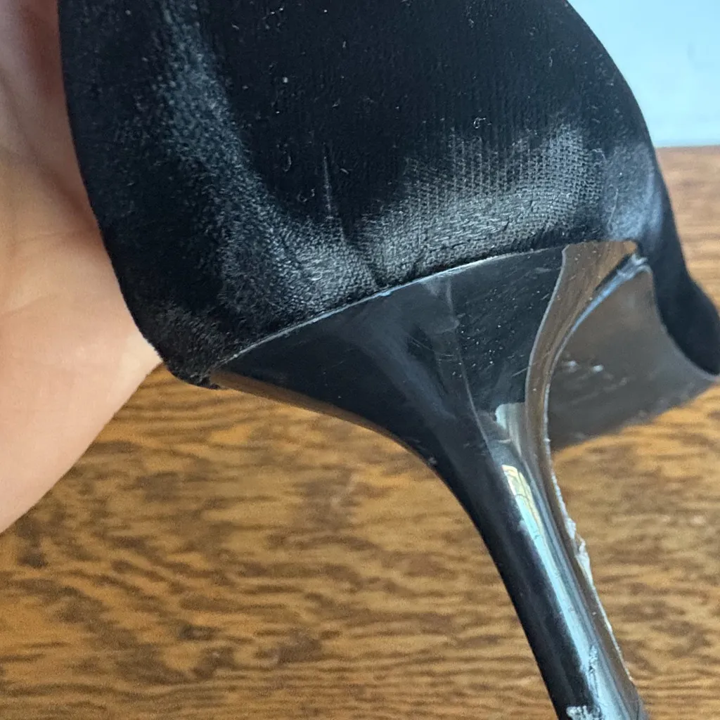 Tory Burch Black Velvet Eleanor 65 MM Heels Size 11 Flaw: Wear‎ - Image 8