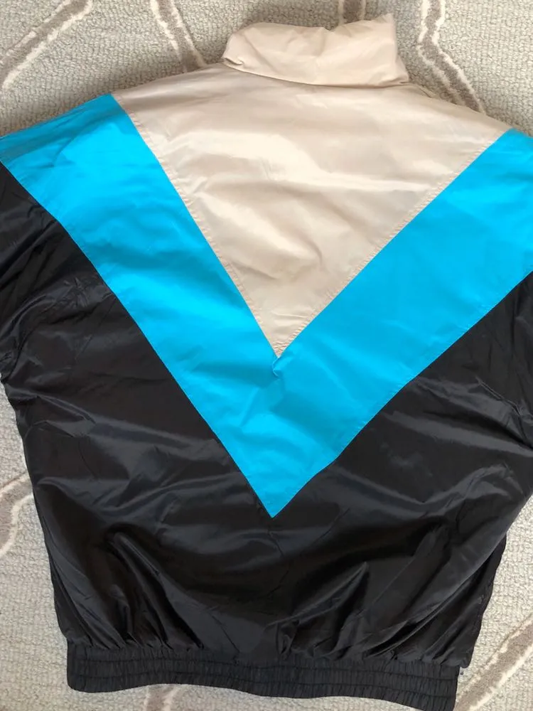 Forever 21 beige, blue, and black puffer jacket - Image 2