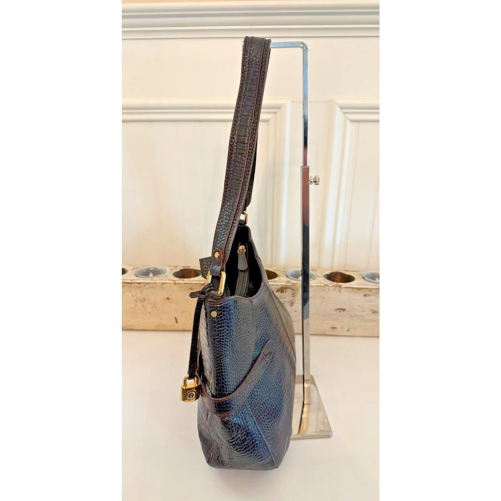 Vintage Etienne Aigner Black Leather Croc Embossed Shoulder Bag Purse - Image 2