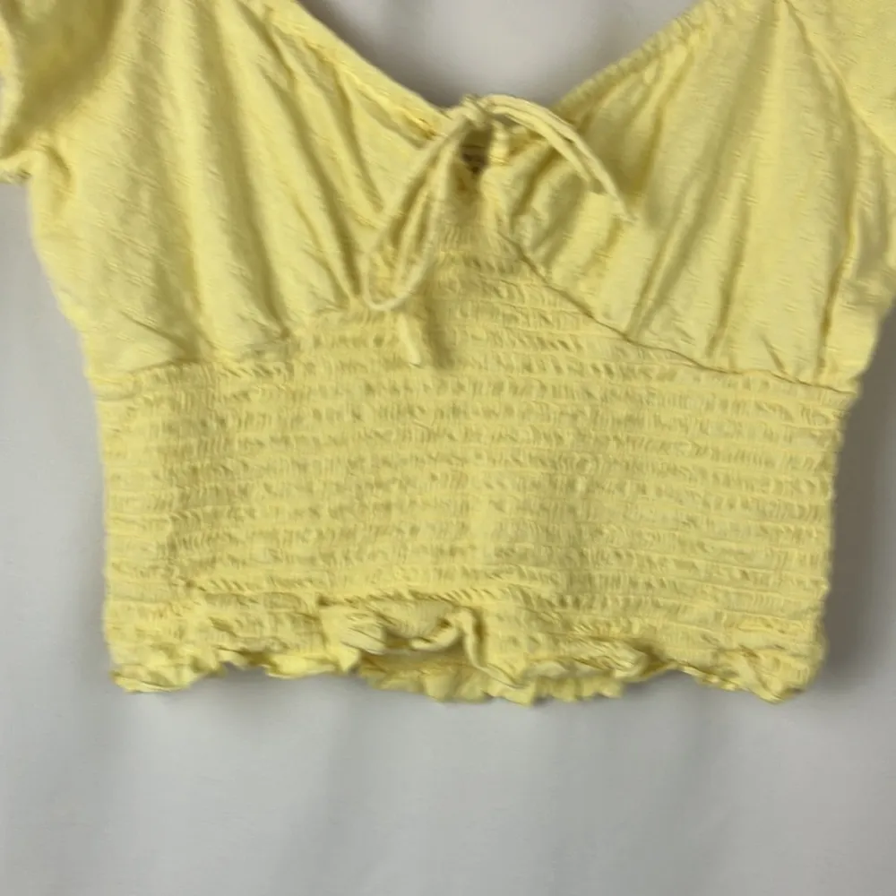 Billa Bong yellow cropped top woman’s size large - Image 2