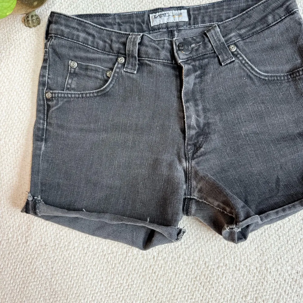 Vintage LEE Black Denim Stretchy Cut Off Shorts - Image 3