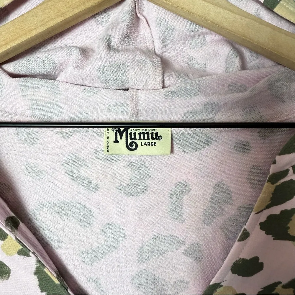 Show me your Mumu Women’s Leopard Pink Cropped Lightweight Hoodie size L - Image 3