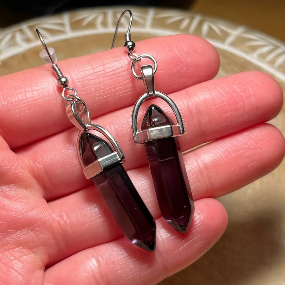 NWOT Amethyst Crystal Surgical Steel Silver Dangle Earrings - Image 10