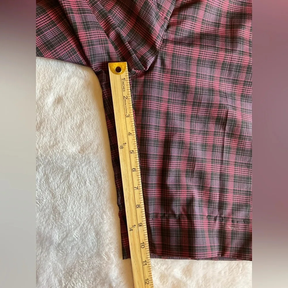 Puma Pink and Black Bermuda Shorts Lightweight Casual Wear - Image 5