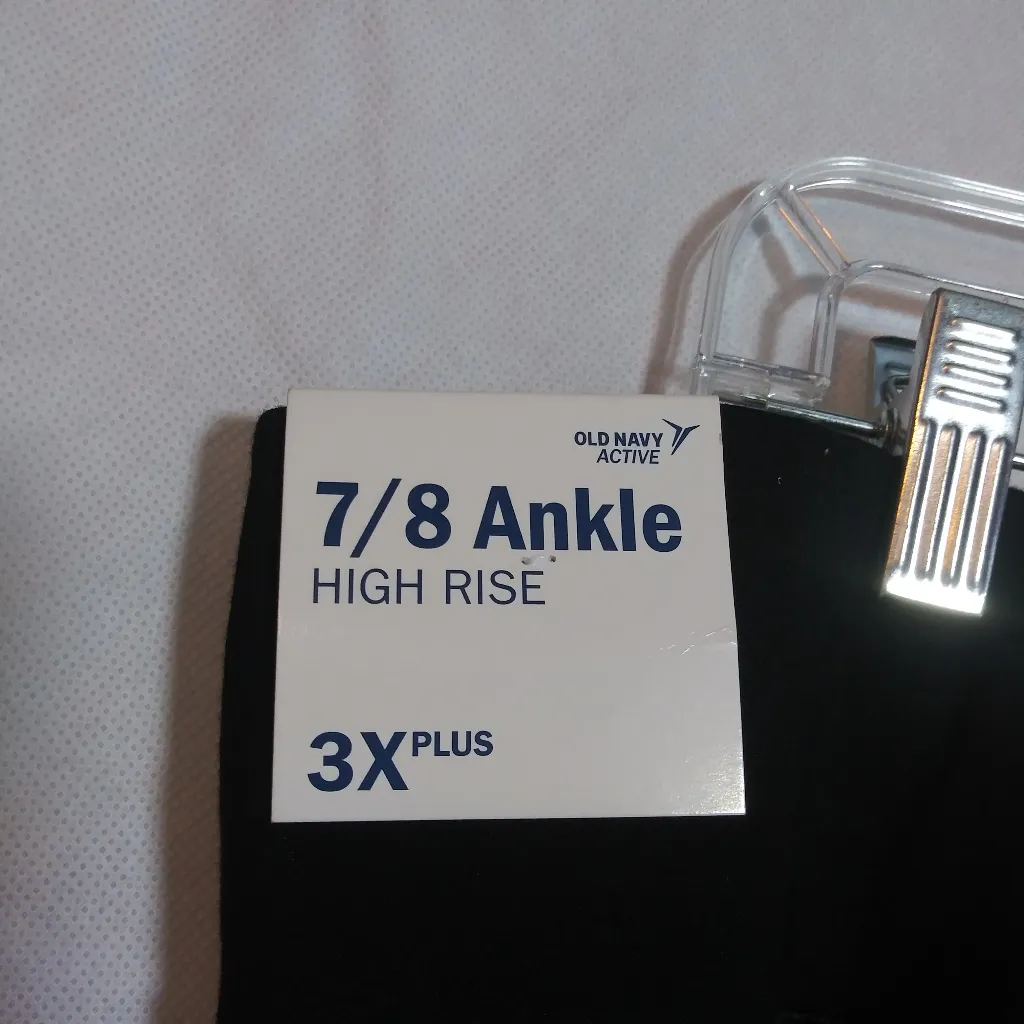 Old Navy High Waisted 7/8 Ankle Leggings Faux Leather Side Stripe Black Size 3X - Image 6